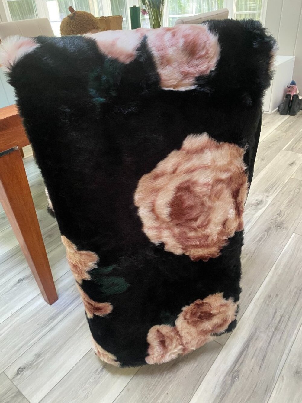 Pottery Barn Teen Emily & Merritt Bed of Roses Faux Fur Throw